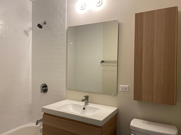 5th image of 1828 S Leavitt St #200