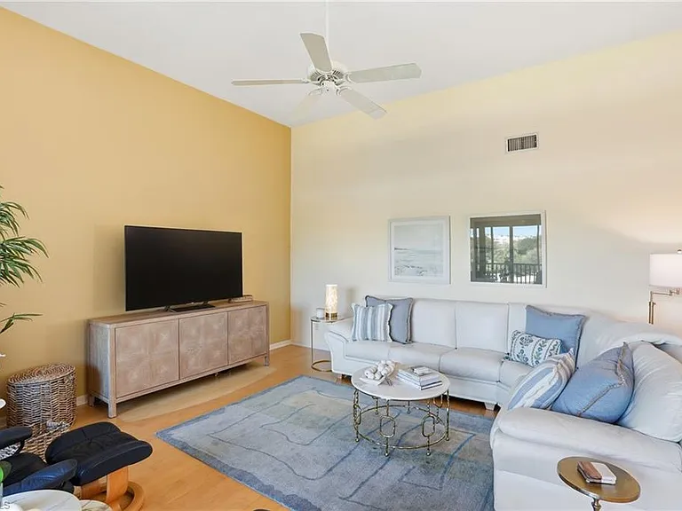 7048 Pelican Bay Blvd #C-302 — Photo 6