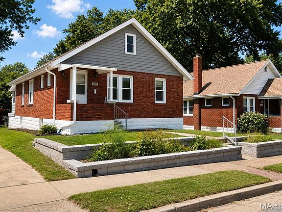 2nd image of 3519 Roy Ave