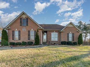 1123 Rustling Oaks Dr NE, Pleasant View, TN 37146