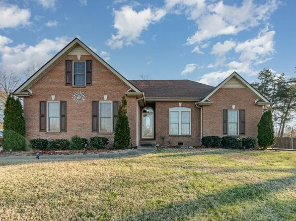 1123 Rustling Oaks Dr NE, Pleasant View, TN 37146