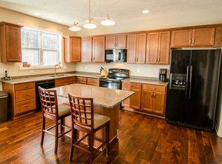 7628 Mammoth Pines Dr, Midland, MI 48642