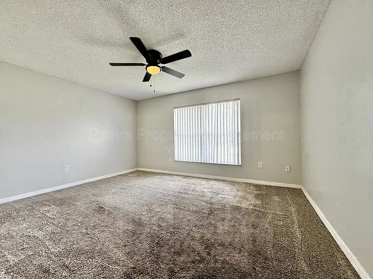 927 Louisiana Ave — Photo 9