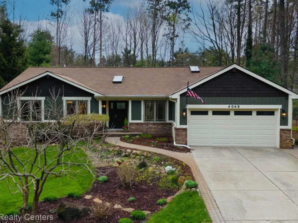 4049 Pinestead Dr, Commerce Township, MI 48390