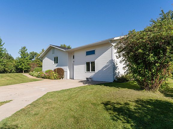 4th image of 23392 Cottonwood Ln