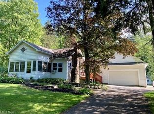 9825 Thwing Rd, Chardon, OH 44024