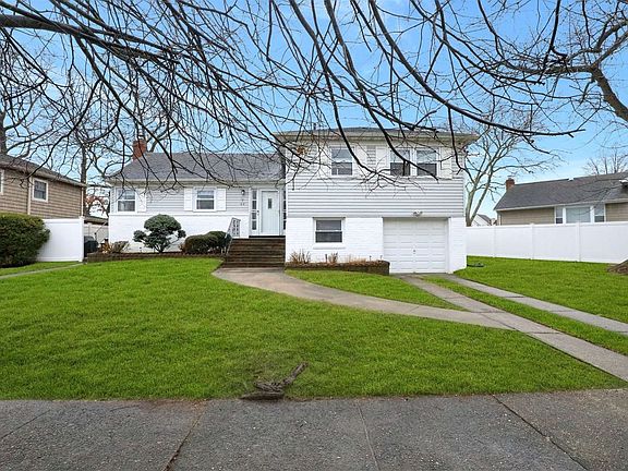 2nd image of 25 Renee Pl