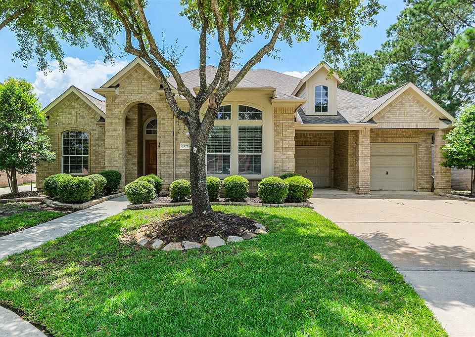 1st image of 6527 Grand Flora Ct