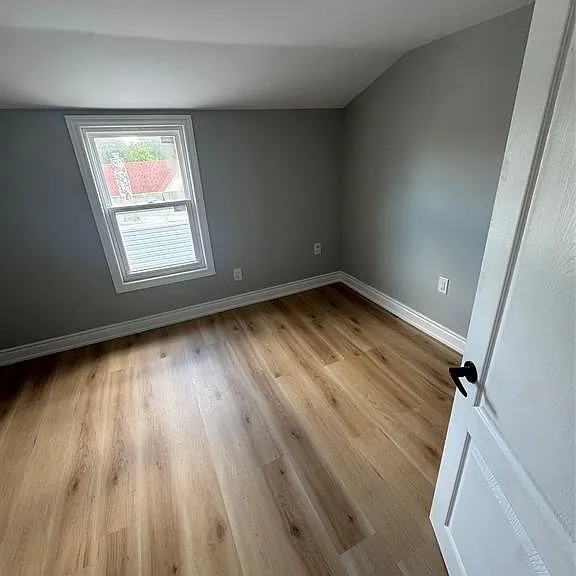 945 Wellington Ave #7 — Photo 5