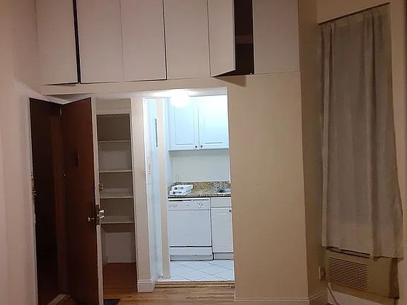 5th image of 316 E 89th St APT 1B