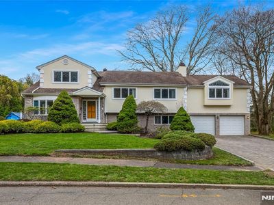 31 Collins Ave, Closter, NJ, 07624