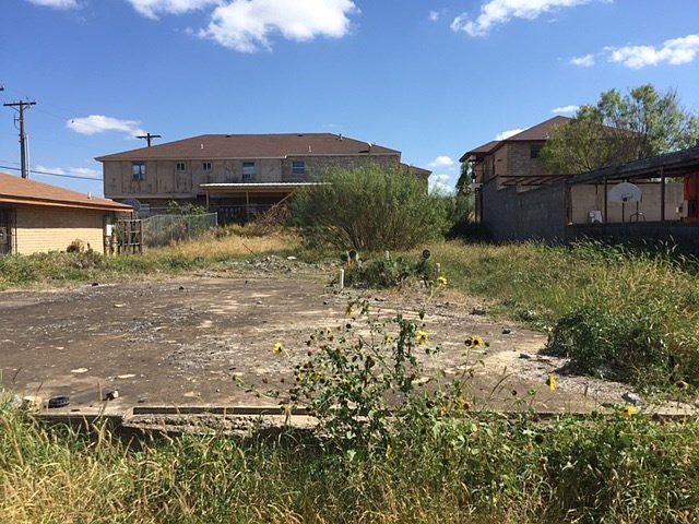 2nd image of 3303 S Milmo Ave