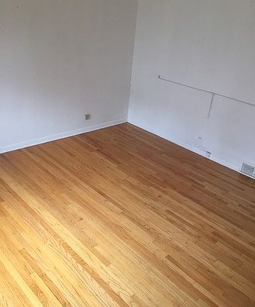 5th image of 4858 Carol St #C