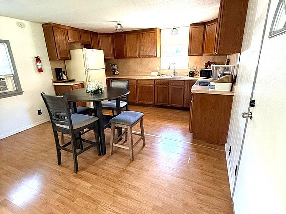 5th image of 13 3rd St #13