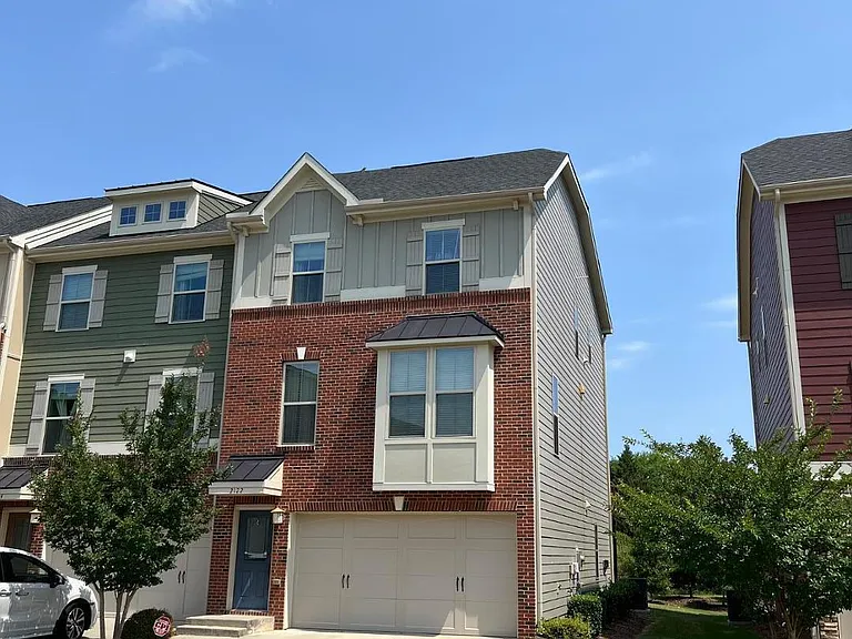 2122 Whitesmith Dr — Photo 2