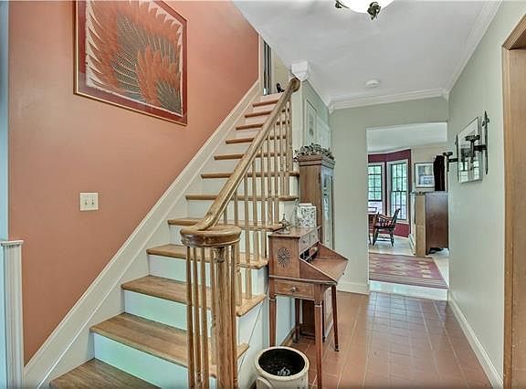 3rd image of 122 Sycamore Dr