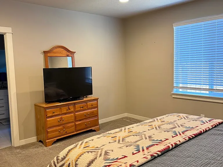 621 N Meadow Ln — Photo 13