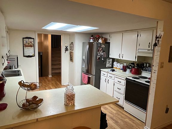 5th image of 105 Western Dr