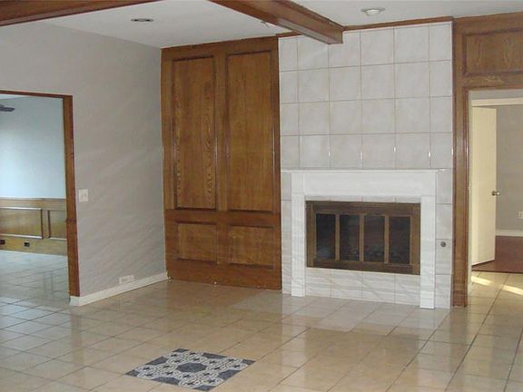 3rd image of 3912 Bach Blvd