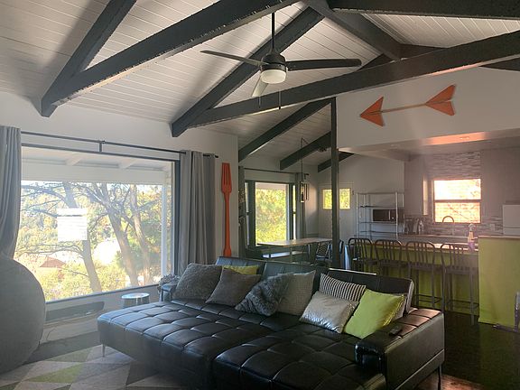 3rd image of 415 Darfo Dr