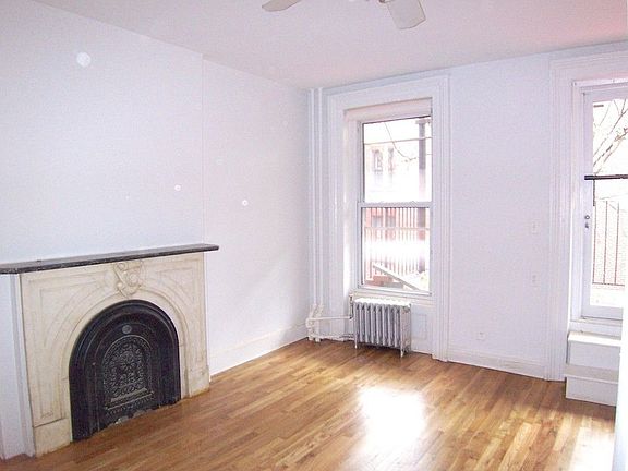 5th image of 219 Cumberland St APT 3