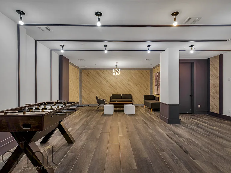 100 Suydam St #3L — Photo 16