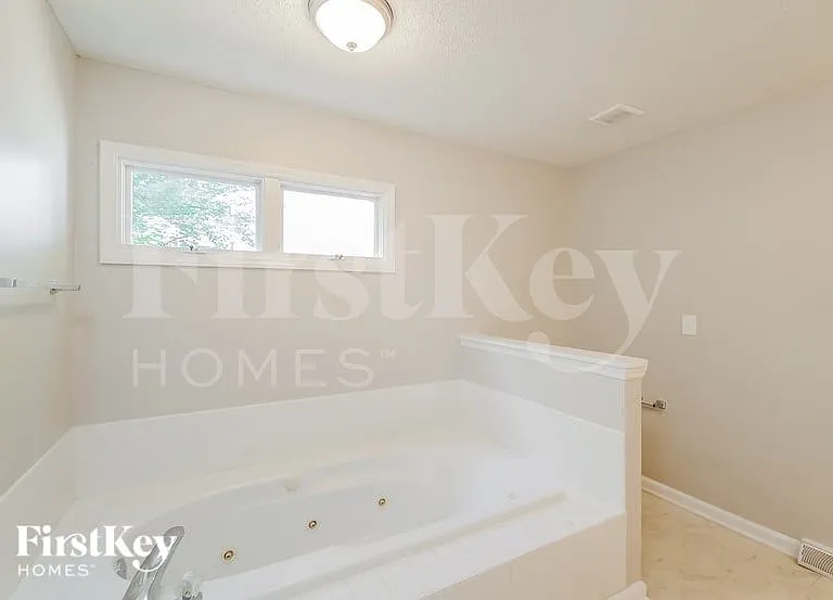 1510 Barry Oak Ct — Photo 10