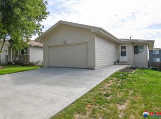 5121 W Partridge Ln, Lincoln, NE 68528