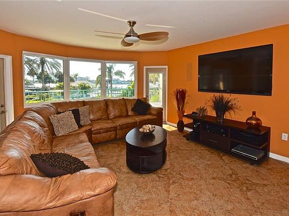 4th image of 670 Island Way APT 203