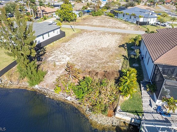 4th image of 220 NW 39th Ave