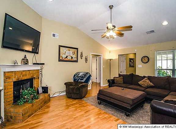 5th image of 1273 Payton Dr N