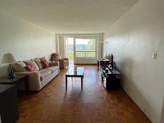 3rd image of 2575 Palisade Ave APT 6K