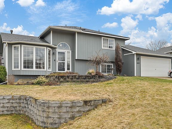 3rd image of 1019 S Marigold Ct