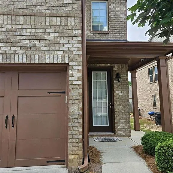 6585 Story Cir — Photo 1