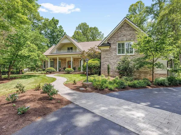 3059 Hyde Park Pl, Keswick, VA 22947