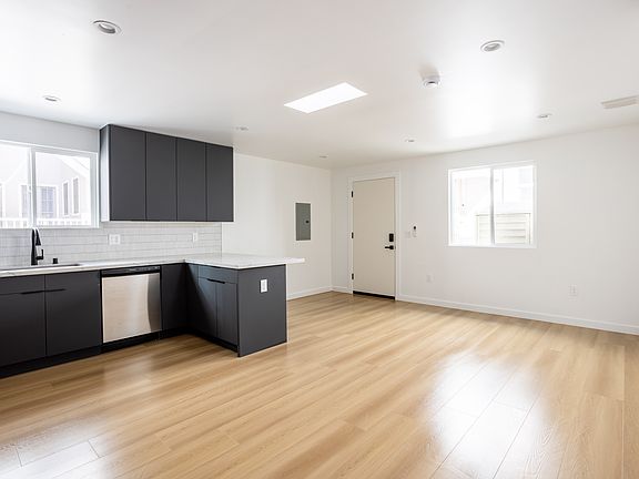 5th image of 6376 Orange Ave