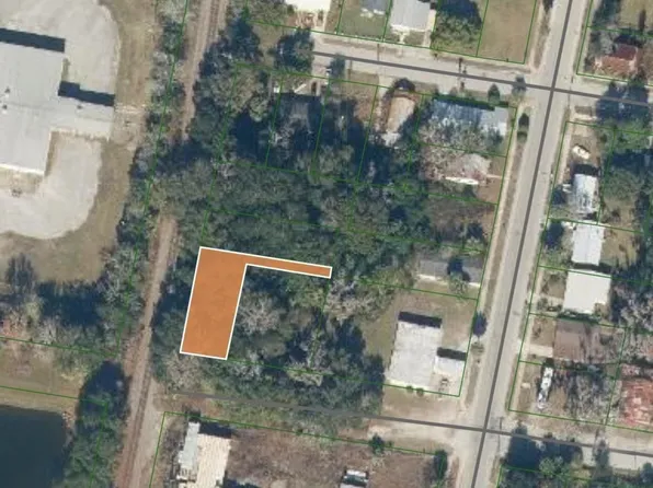 Dunham St, Palatka, FL 32177