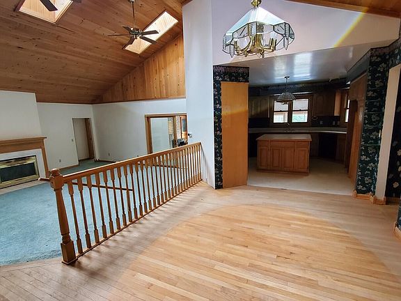 4th image of 2833 58th St