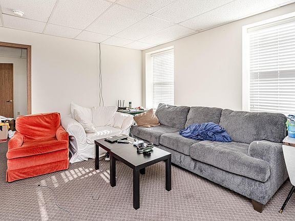 4th image of 915 Richmond Ave #2
