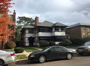 6915 S Chappel Ave, Chicago, IL 60649