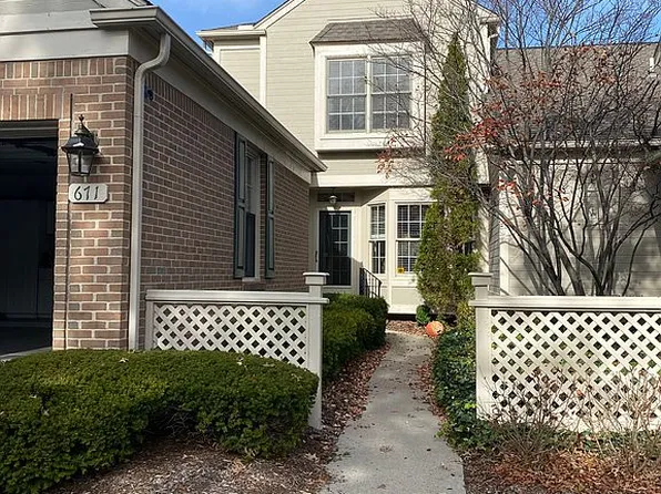 671 Brockmoor Ln #1, Bloomfield Hills, MI 48304