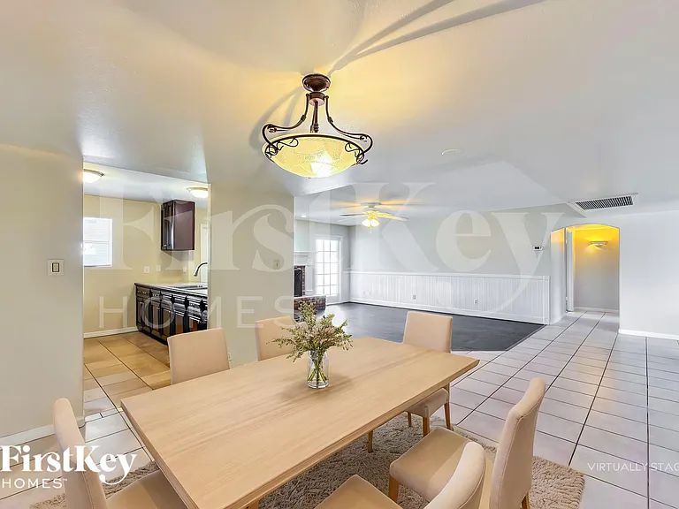 813 E Todd Dr — Photo 7
