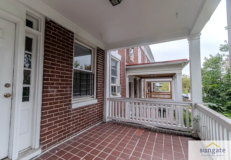 348 E University Pkwy — Photo 4