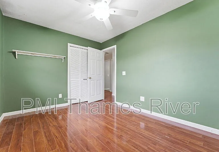 98 Oslo St — Photo 25