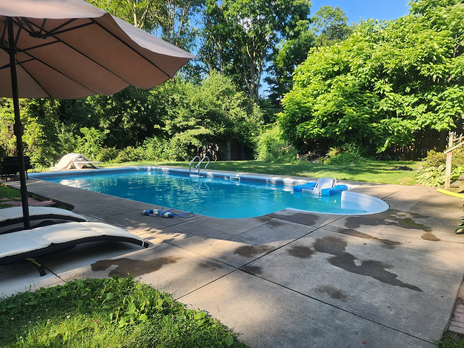 4 bed, 2.5 bath, 2470 sqft, $1,550 — Photo 2