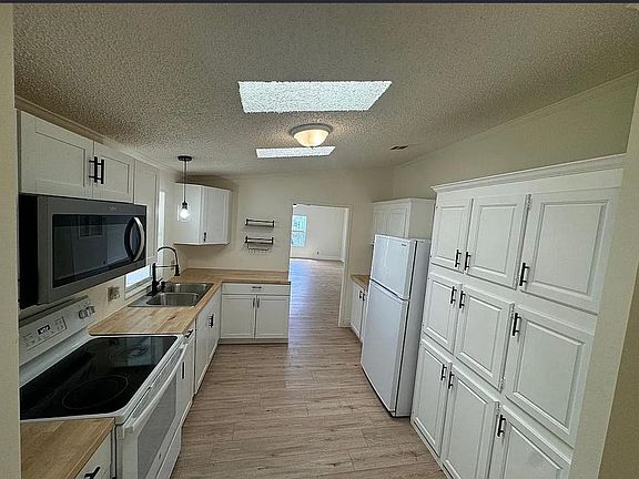 4th image of 644 Jeremy Dr