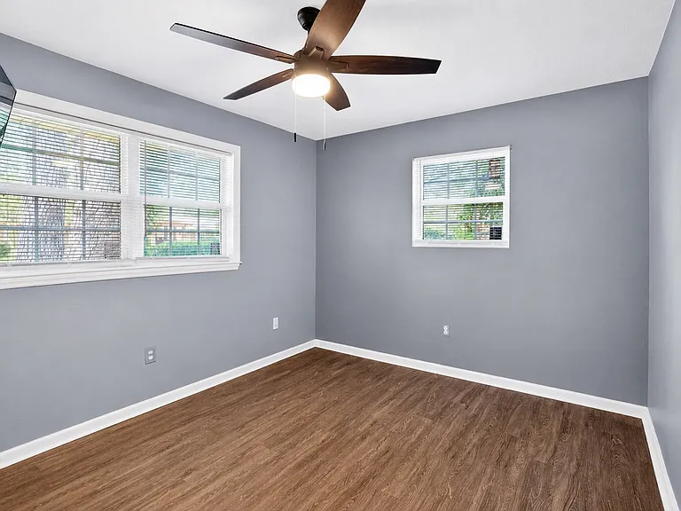 1621 Cloverdale Dr — Photo 18