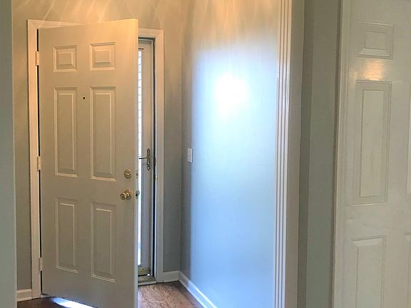 4th image of 2723 Stonehedge Dr