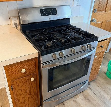 4th image of 1821 E Ridgeway Ave