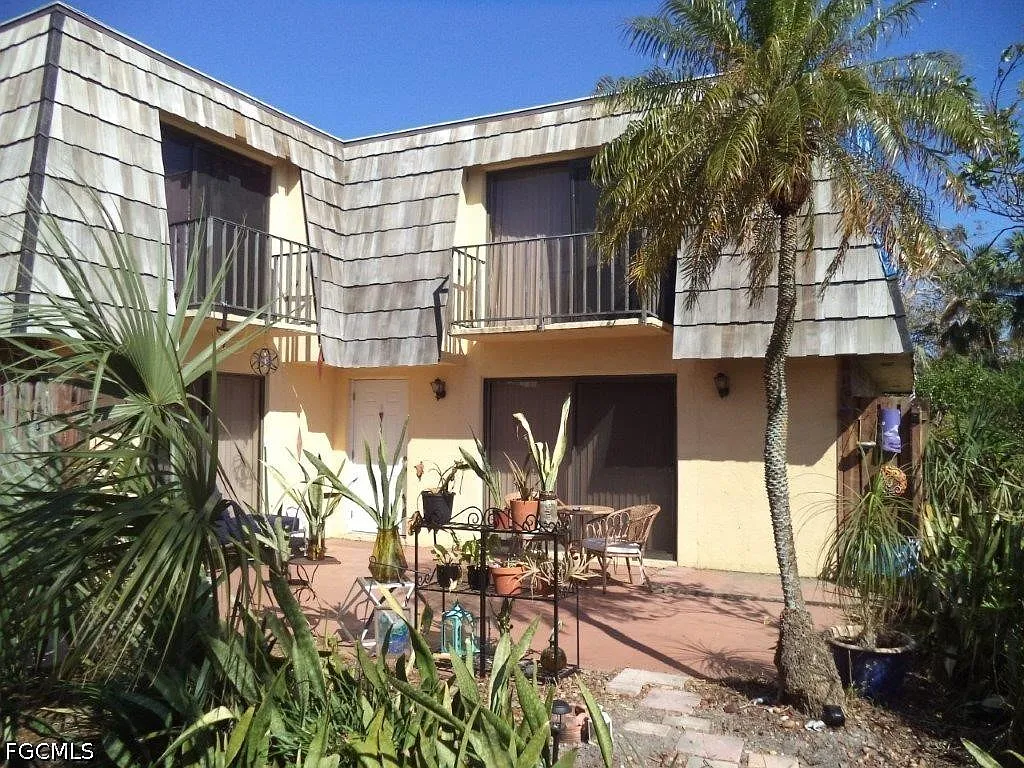 2 bed, 2.0 bath, 1260 sqft, $1,600 — Photo 1